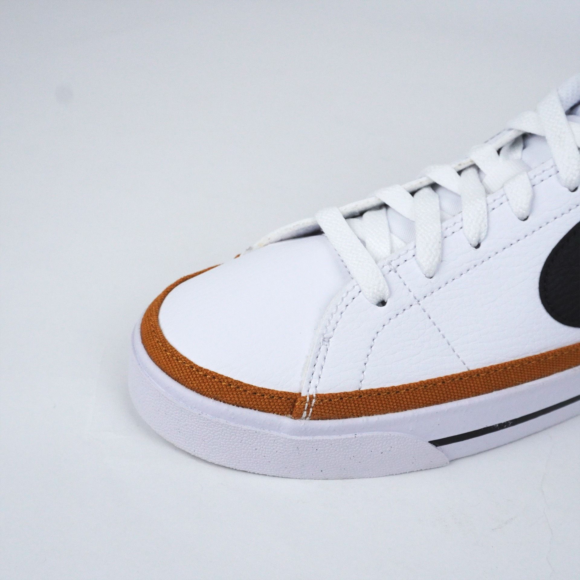 GIÀY NIKE COURT LEGACY WHITE DESERT OCHRE 