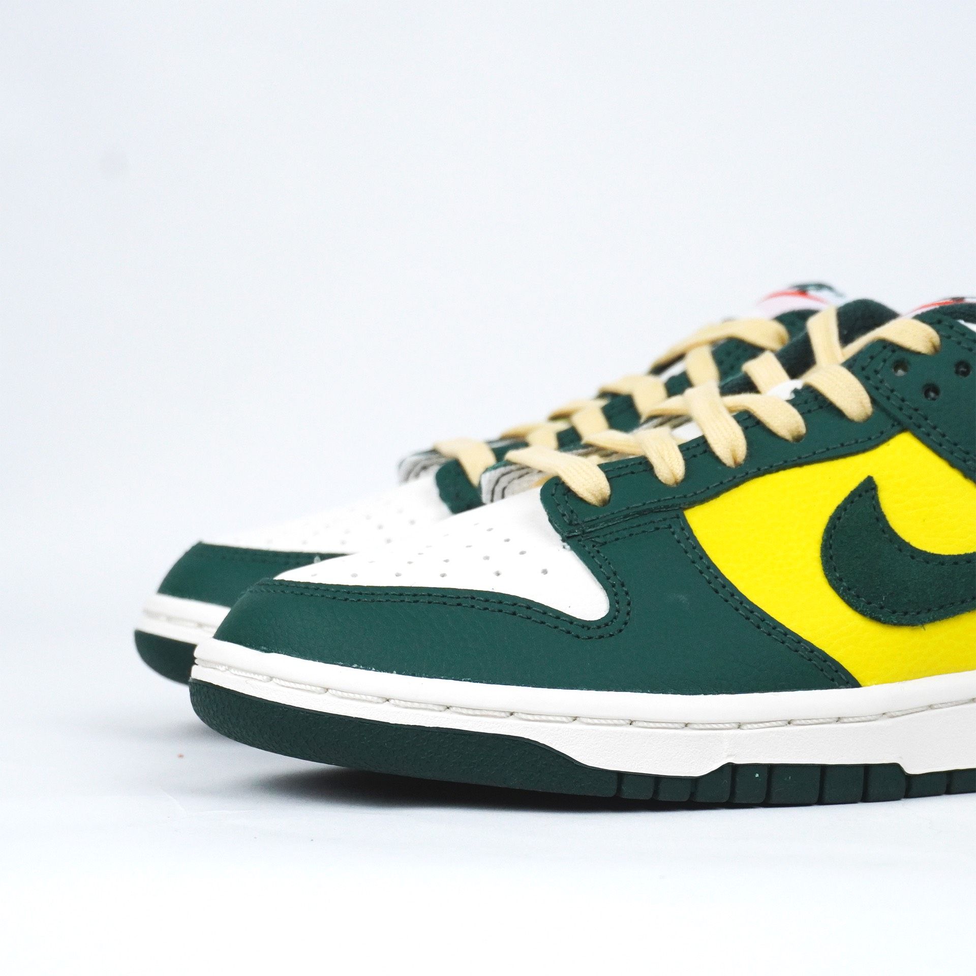  GIÀY NIKE DUNK LOW SE NOBLE GREEN (W) 