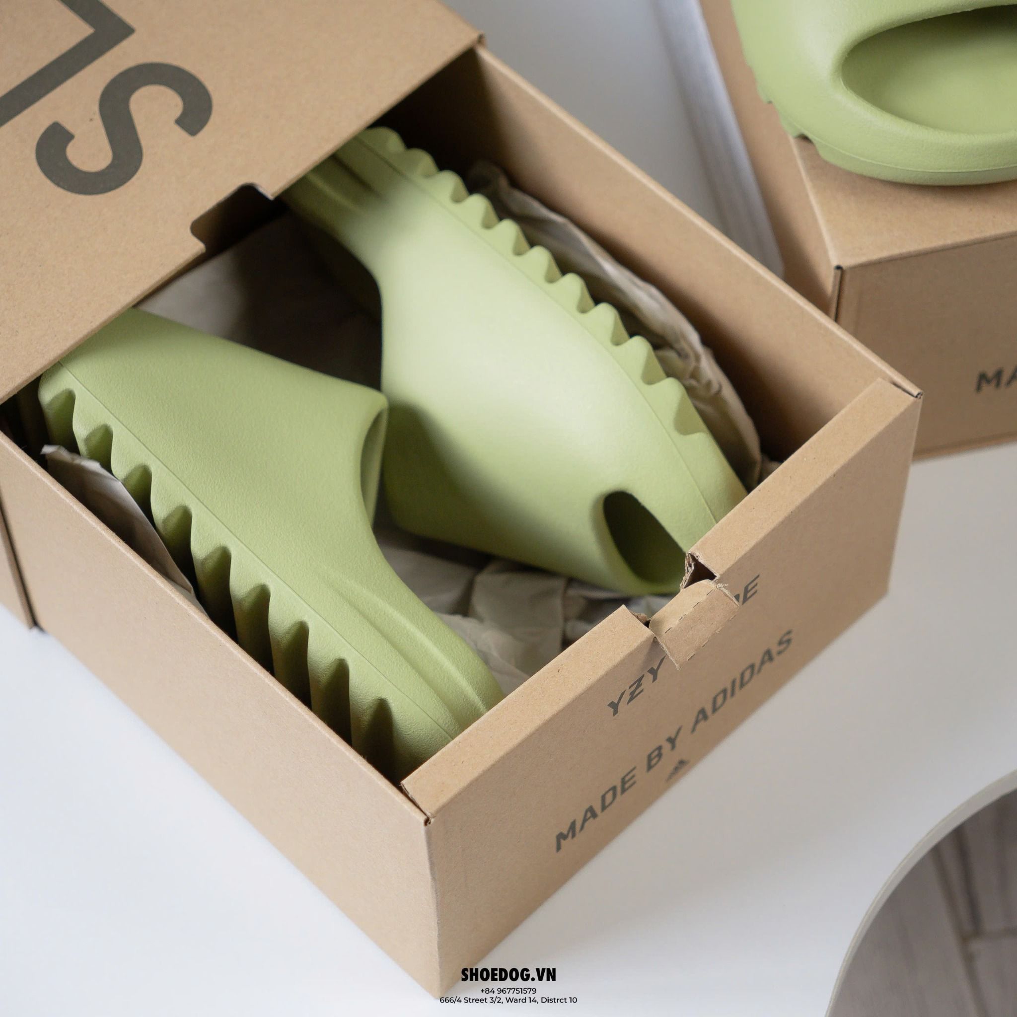 DÉP YEEZY SLIDE RESIN 2022 ''FZ5904'' 