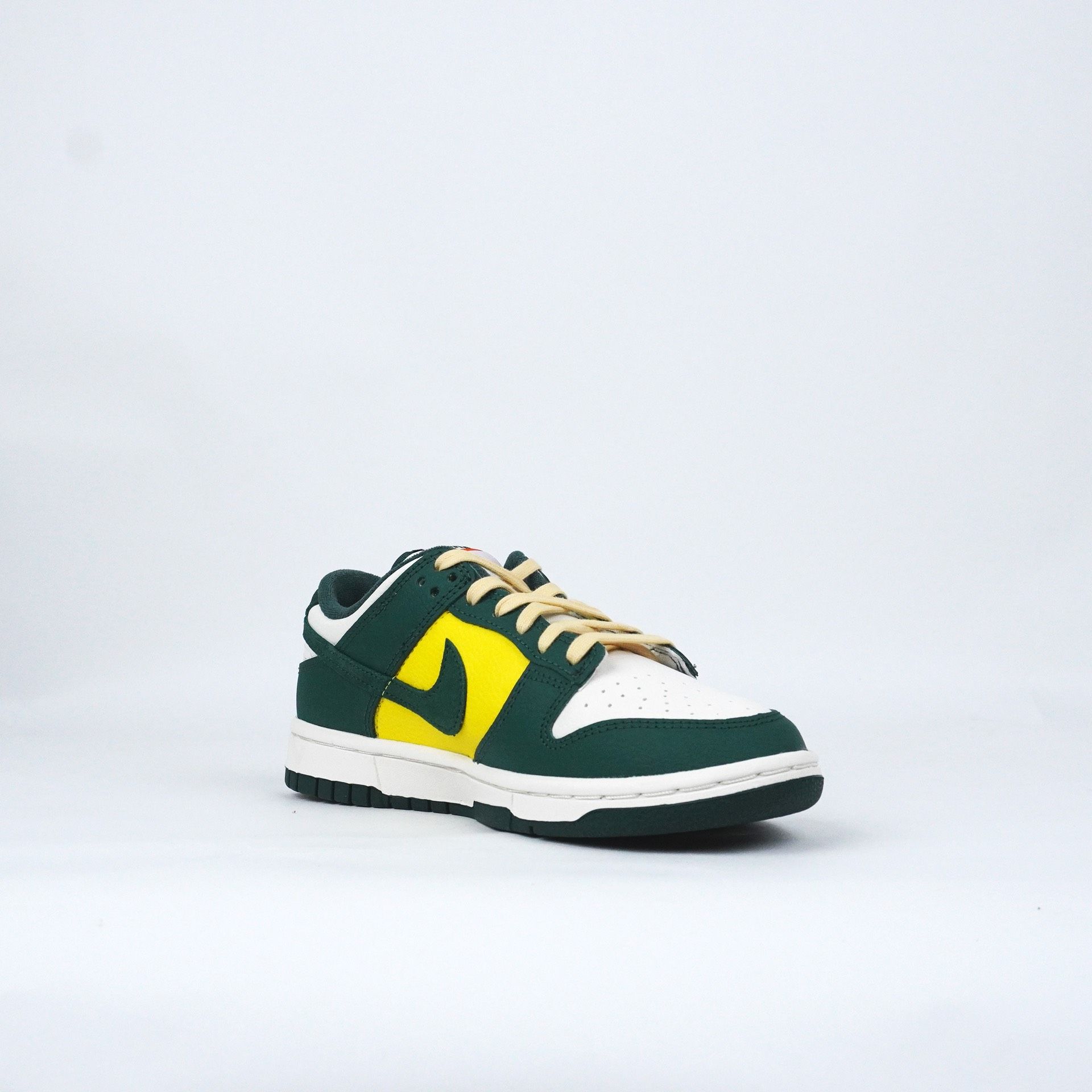  GIÀY NIKE DUNK LOW SE NOBLE GREEN (W) 