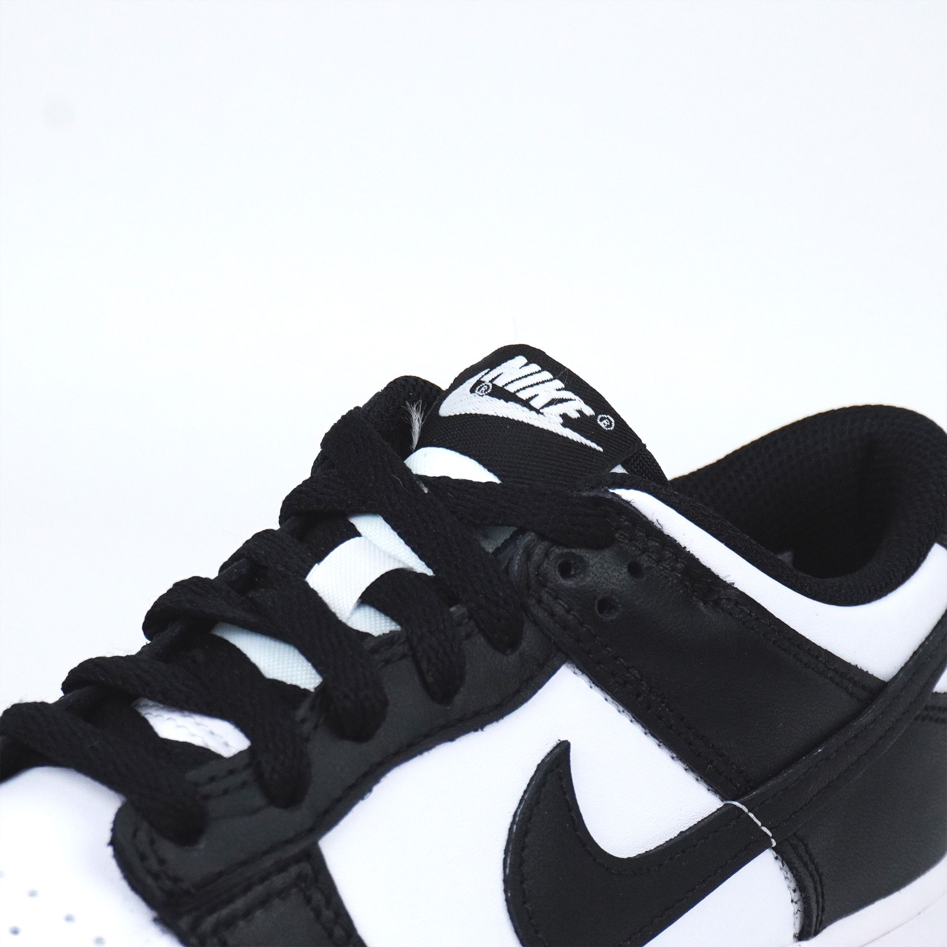  GIÀY NIKE DUNK LOW RETRO WHITE BLACK PANDA 