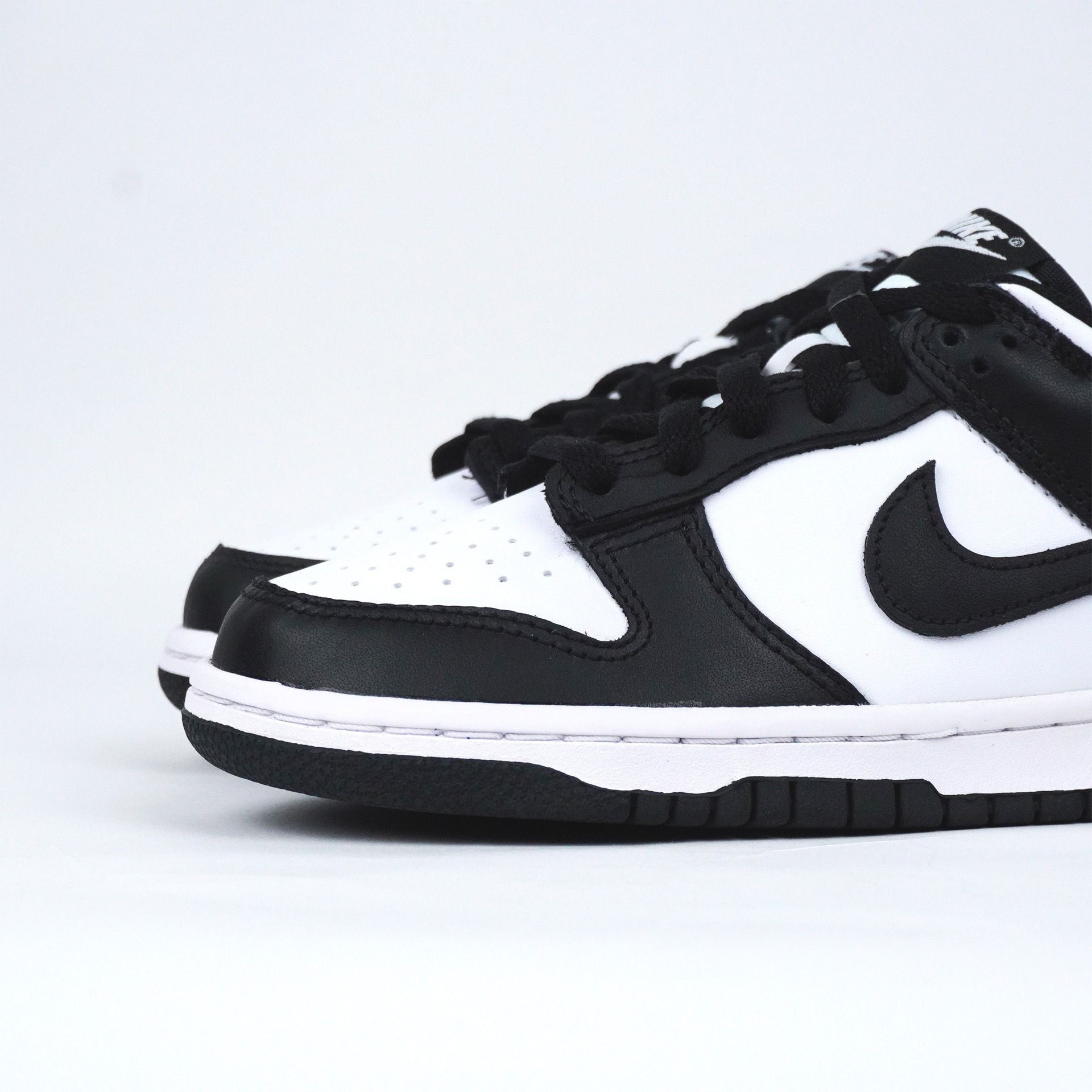  GIÀY NIKE DUNK LOW RETRO WHITE BLACK PANDA 