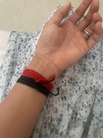  Sợi chỉ đỏ đựơc thánh hiến .Ân sủng của Linga Bhairavi. Xua tan nỗi sợ hãi. Hỗ trợ trong việc thực hiện tham vọng 