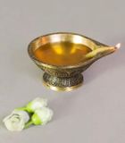  Đèn bằng đồng thủ công có đế 