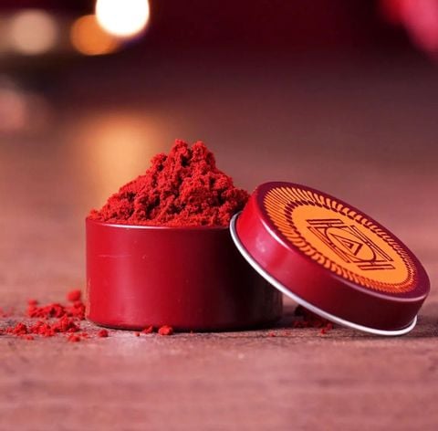  Kumkum Thánh hiến. Được làm từ nguyên liệu tự nhiên. 