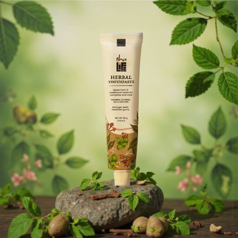 Kem đánh răng thảo dược (không chứa Paraben, Fluoride, SLS và SLES), mang lại sức khoẻ . 