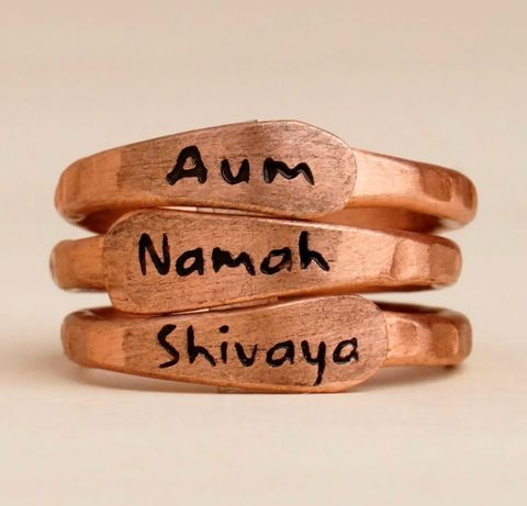  Nhẫn đồng có thể điều chỉnh to nhỏ .Aum Namah Shivaya 