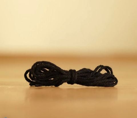  Sợi chỉ đen Adiyogi thánh hiến 