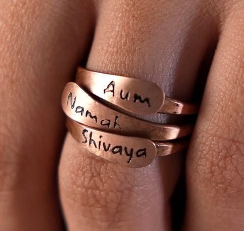  Nhẫn đồng có thể điều chỉnh to nhỏ .Aum Namah Shivaya 