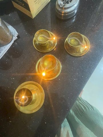  Dĩa  đồng nhỏ đựng đèn đồng 