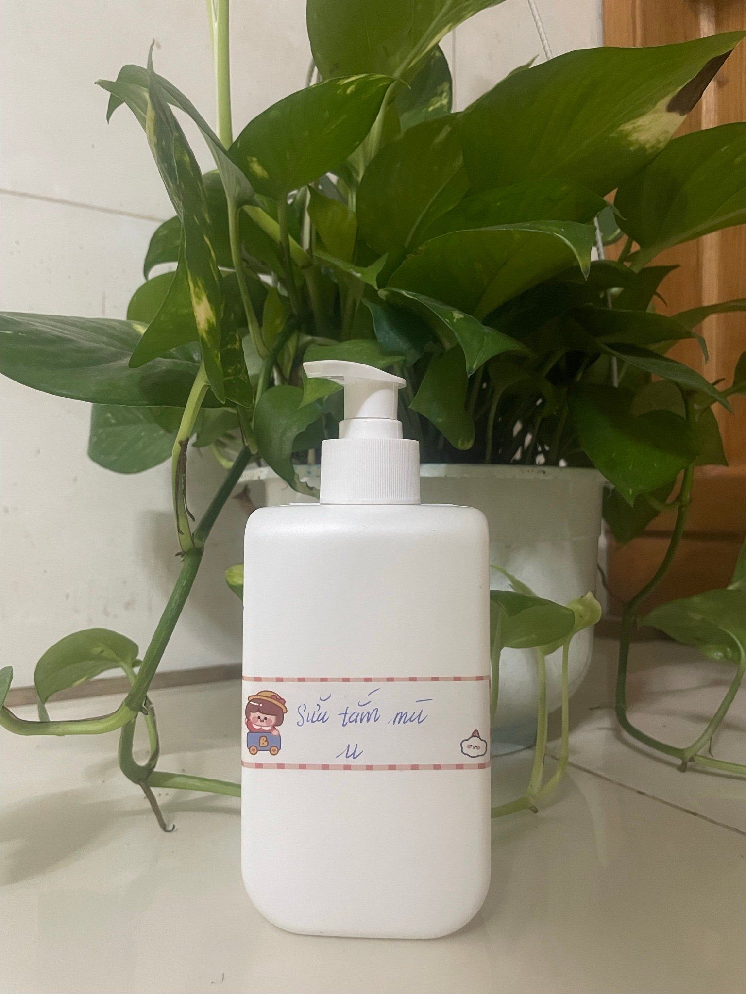  Gel tắm body mù u thiên nhiên em làm . 