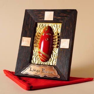  Linga Bhairavi đựơc thánh hiến hộ trợ về mặt tâm linh trong bảng đồng thau Kumkum 