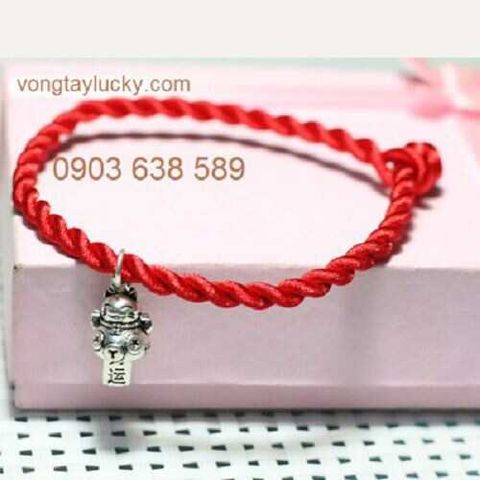 Vòng tay chỉ đỏ mix bạc Thái