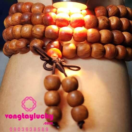 chuỗi gỗ huyết long nu, gỗ huyết long tự nhiên, gỗ huyết long nu 8li, chuỗi trừ tà, công dụng của gỗ huyết long, chuỗi 108 hạt, gỗ huyết long 8li quấn tay, gỗ huyết long đeo cổ