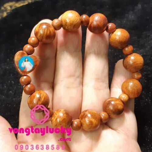 Chuỗi mân côi gỗ huyết long Nu đeo tay
