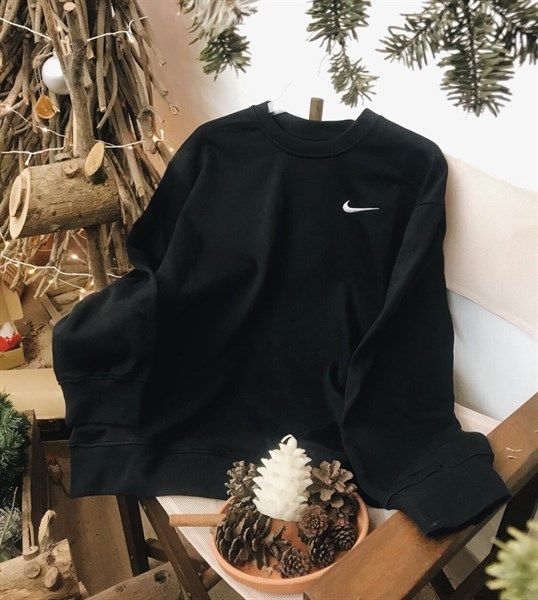 Áo nỉ Solo Swoosh Sweater