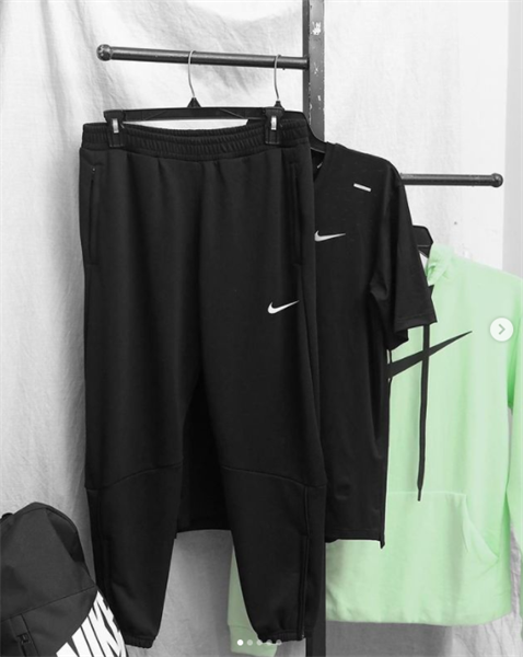 NlKE CHALLENGER PANTS