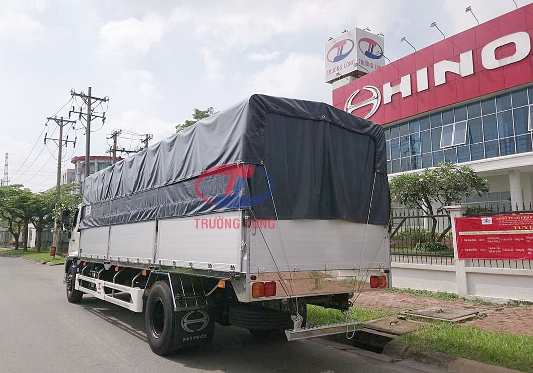 Xe Tải Hino 8 Tấn Thùng Mui Bạt