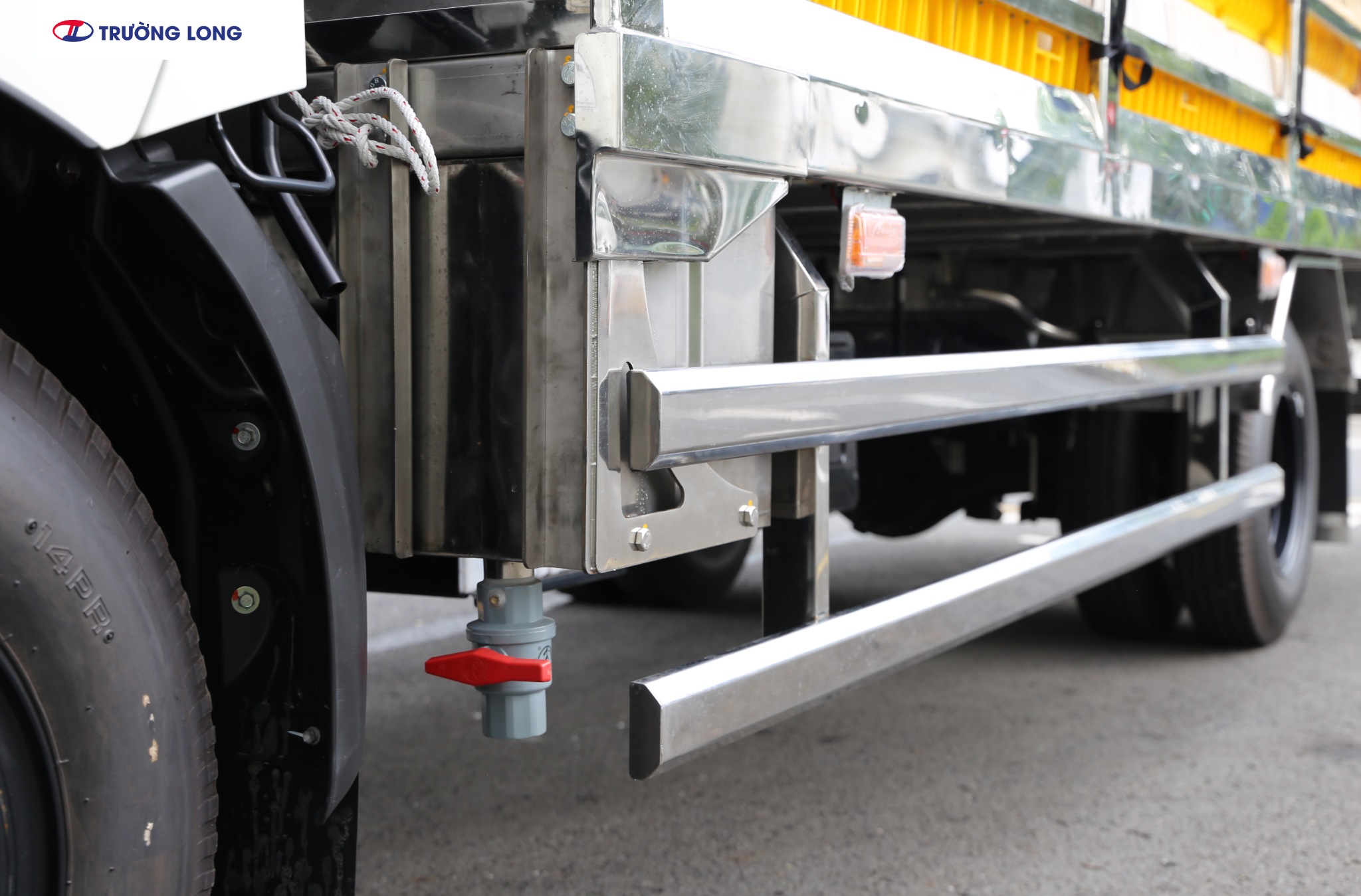 HINO XZU 720L - Xe Gia Cầm 3T