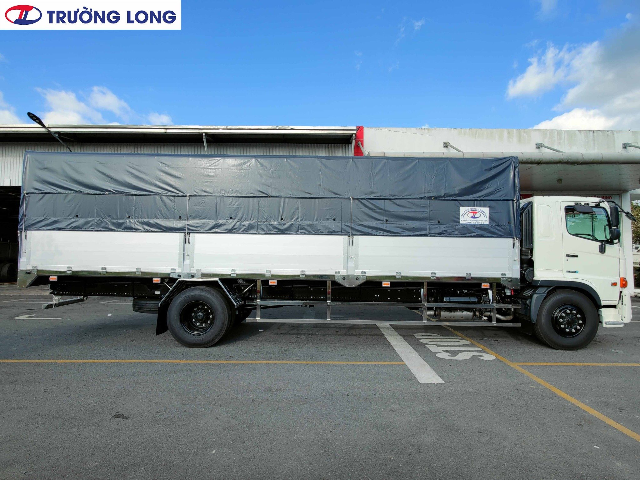 Xe Tải Hino 8 Tấn Thùng Mui Bạt Dài 8M6