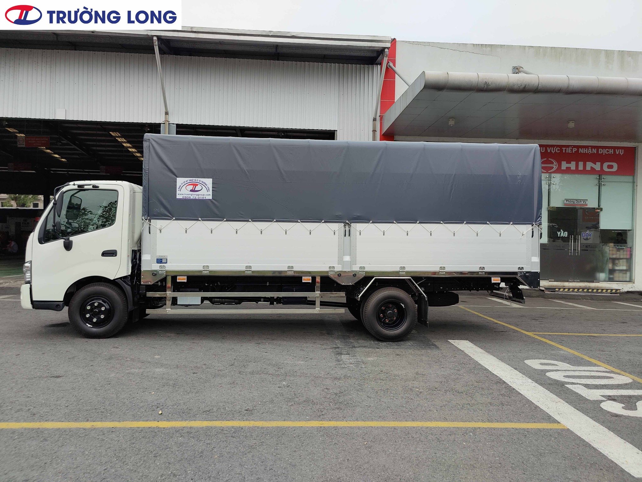 Xe Tải Hino 5 Tấn Thùng Mui Bạt