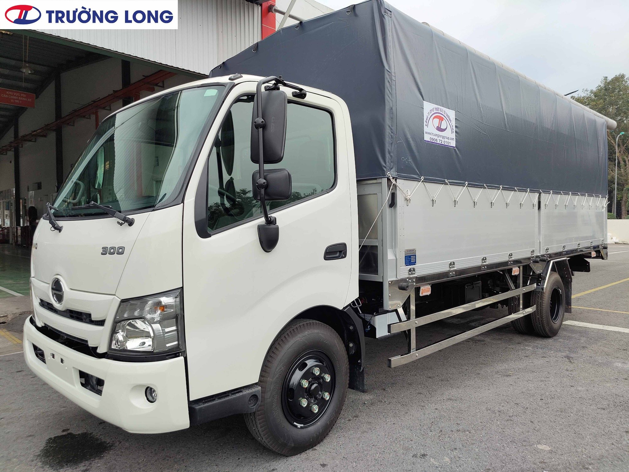 Xe Tải Hino 5 Tấn Thùng Mui Bạt