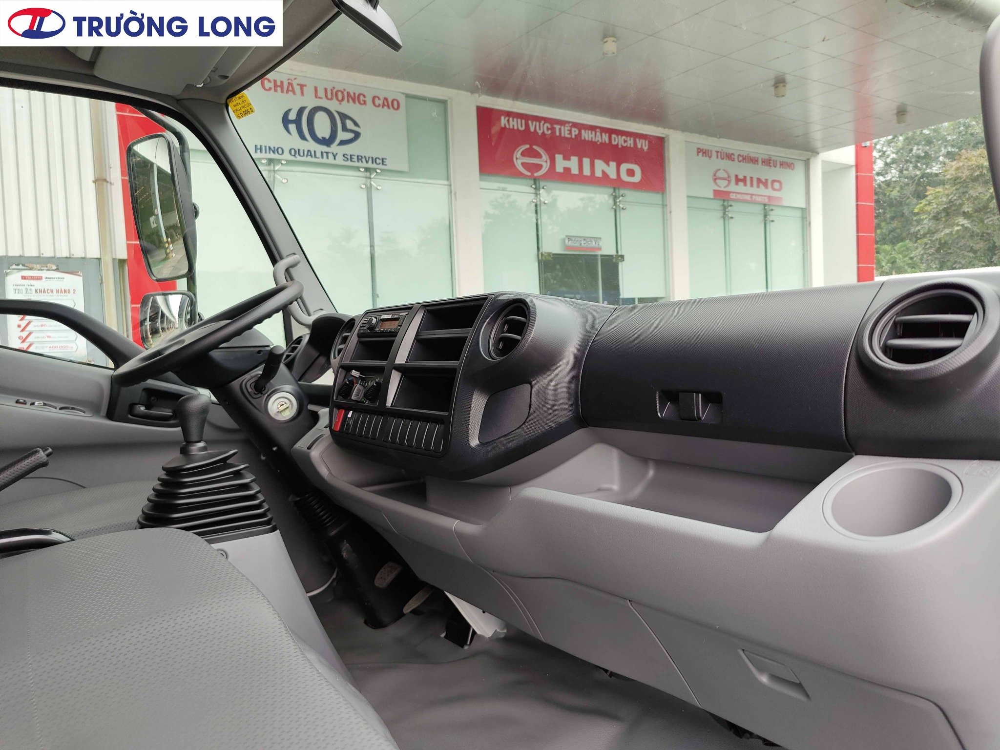 Xe Tải Hino 5 Tấn Thùng Mui Bạt