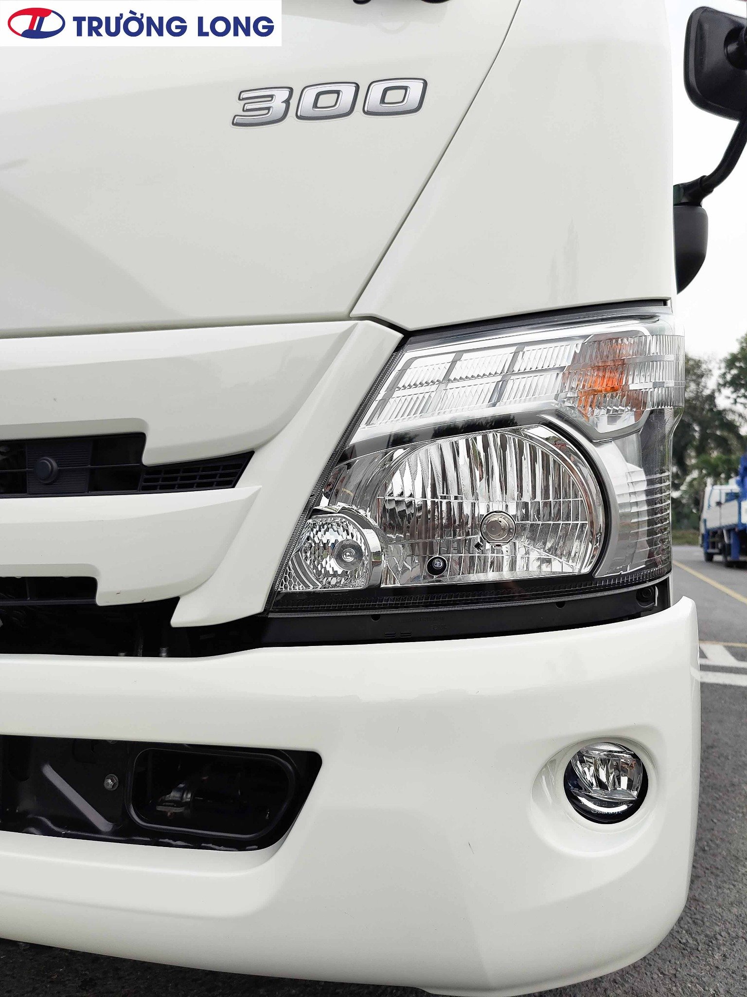 Xe Tải Hino 3.5 Tấn Thùng Kín Inox