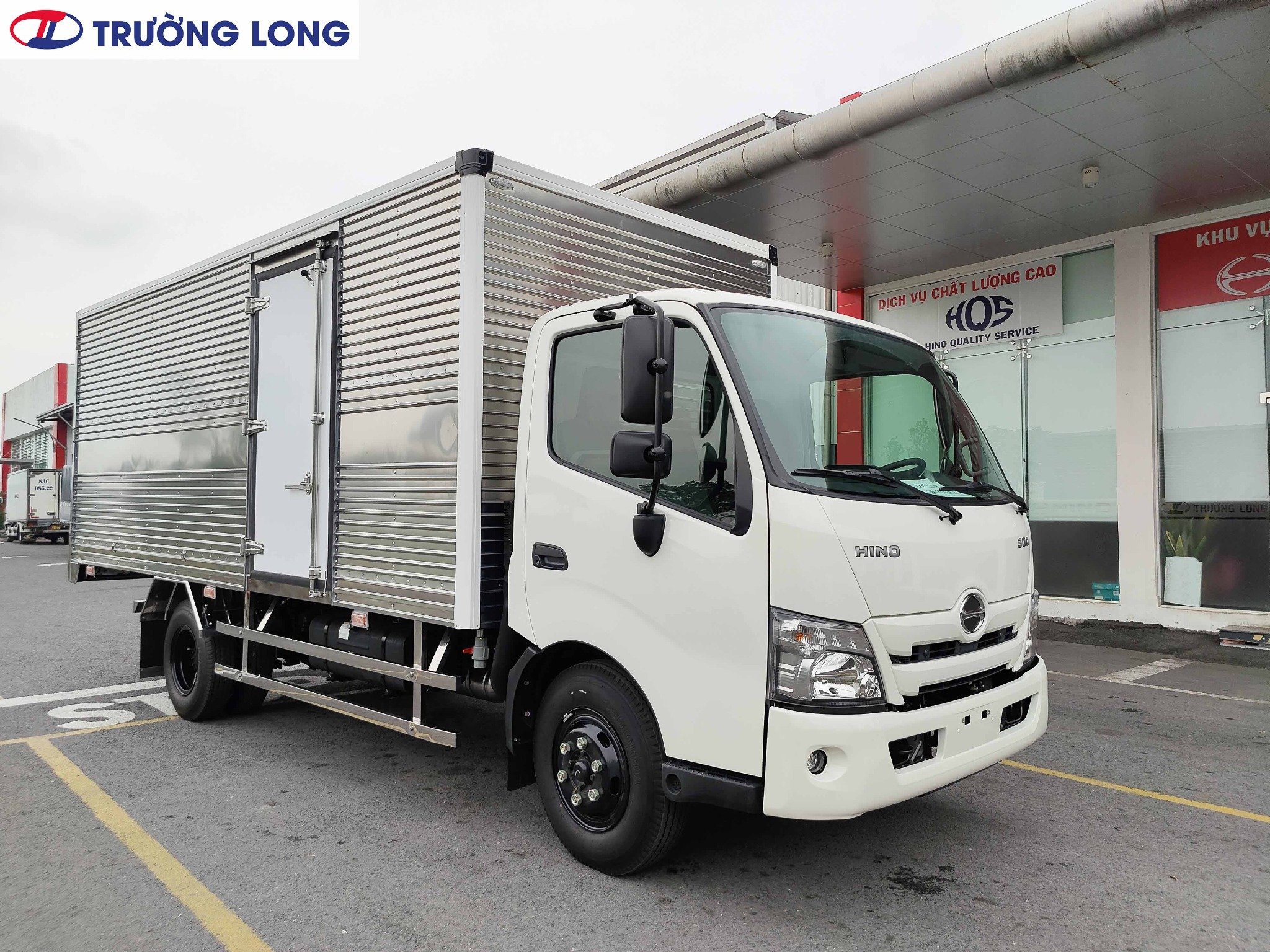 Xe Tải Hino 3.5 Tấn Thùng Kín Inox
