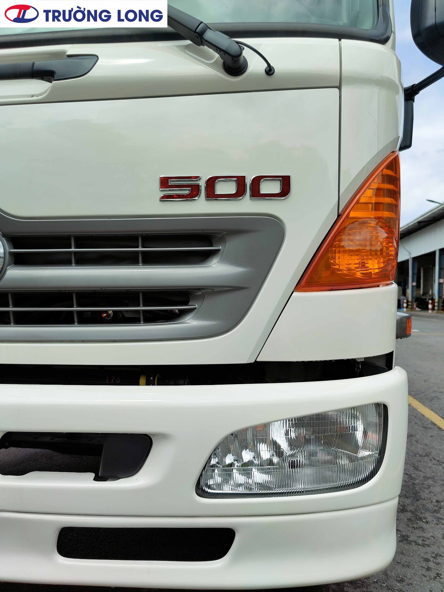 Xe Tải Hino 6 Tấn Thùng Mui Bạt Dài 7m2