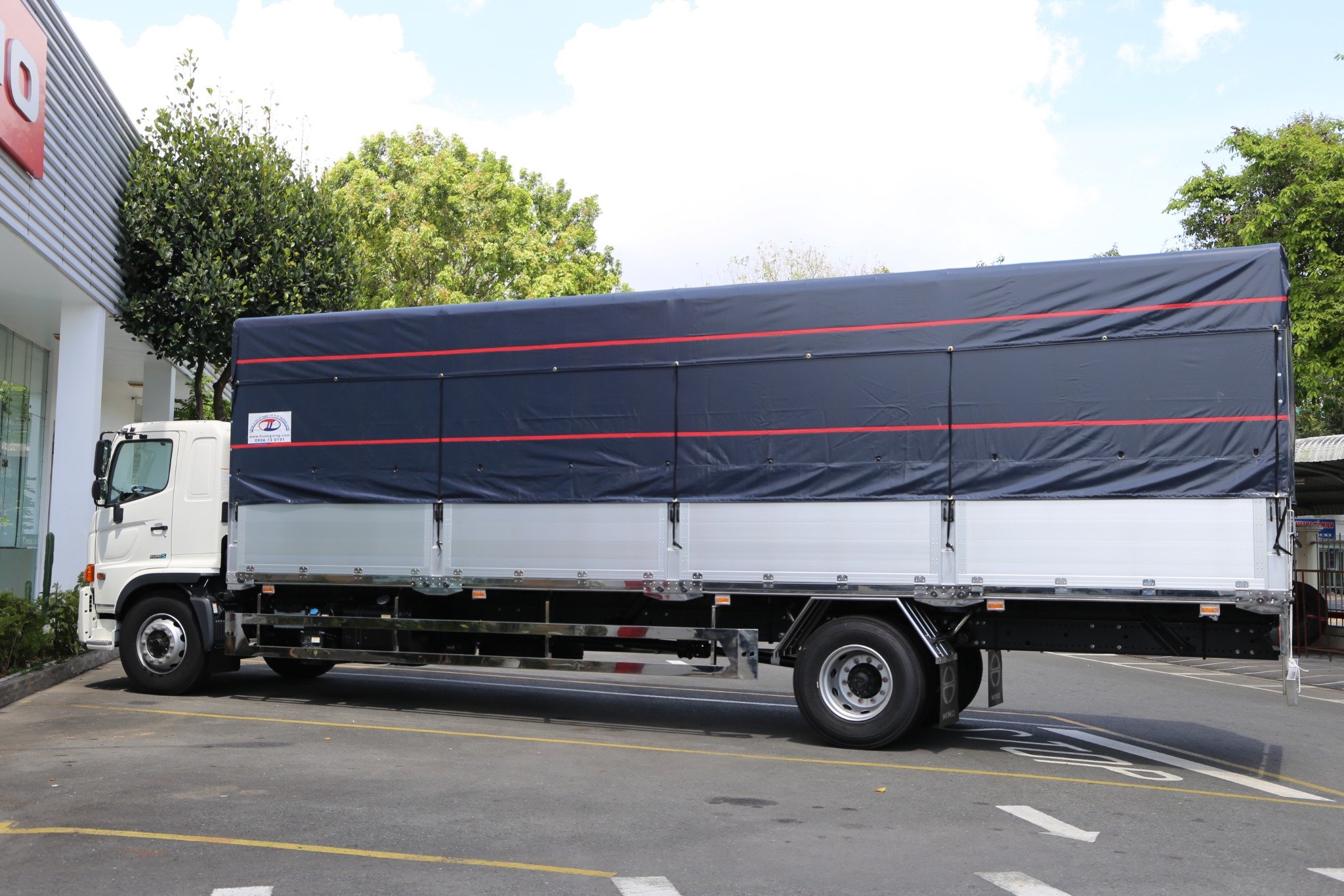 HINO PGX E5 - Xe mui bạt 7 tấn 1 thùng dài 10m