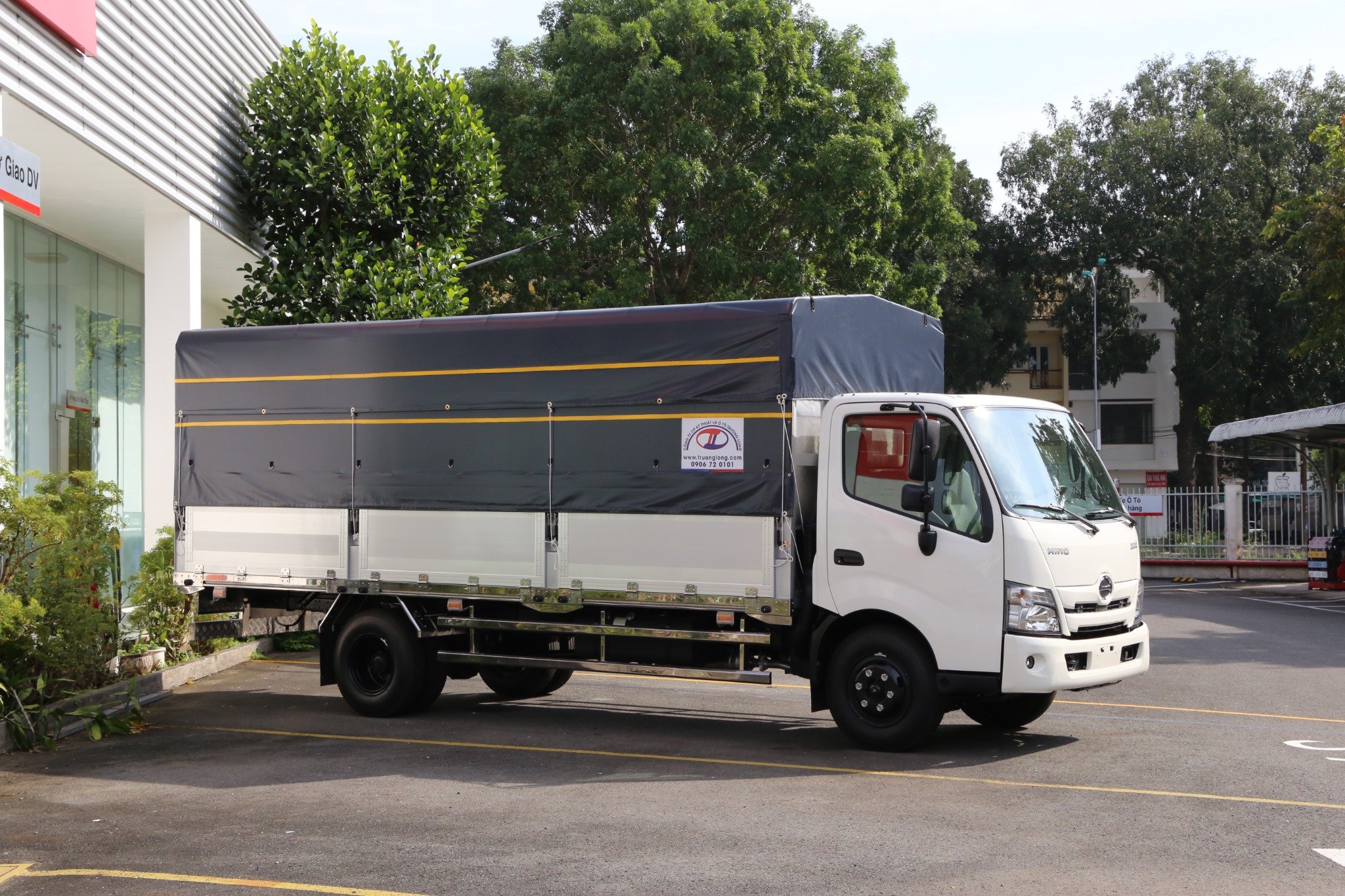 HINO EURO 5 - Xe tải 4t7 thùng mui bạt