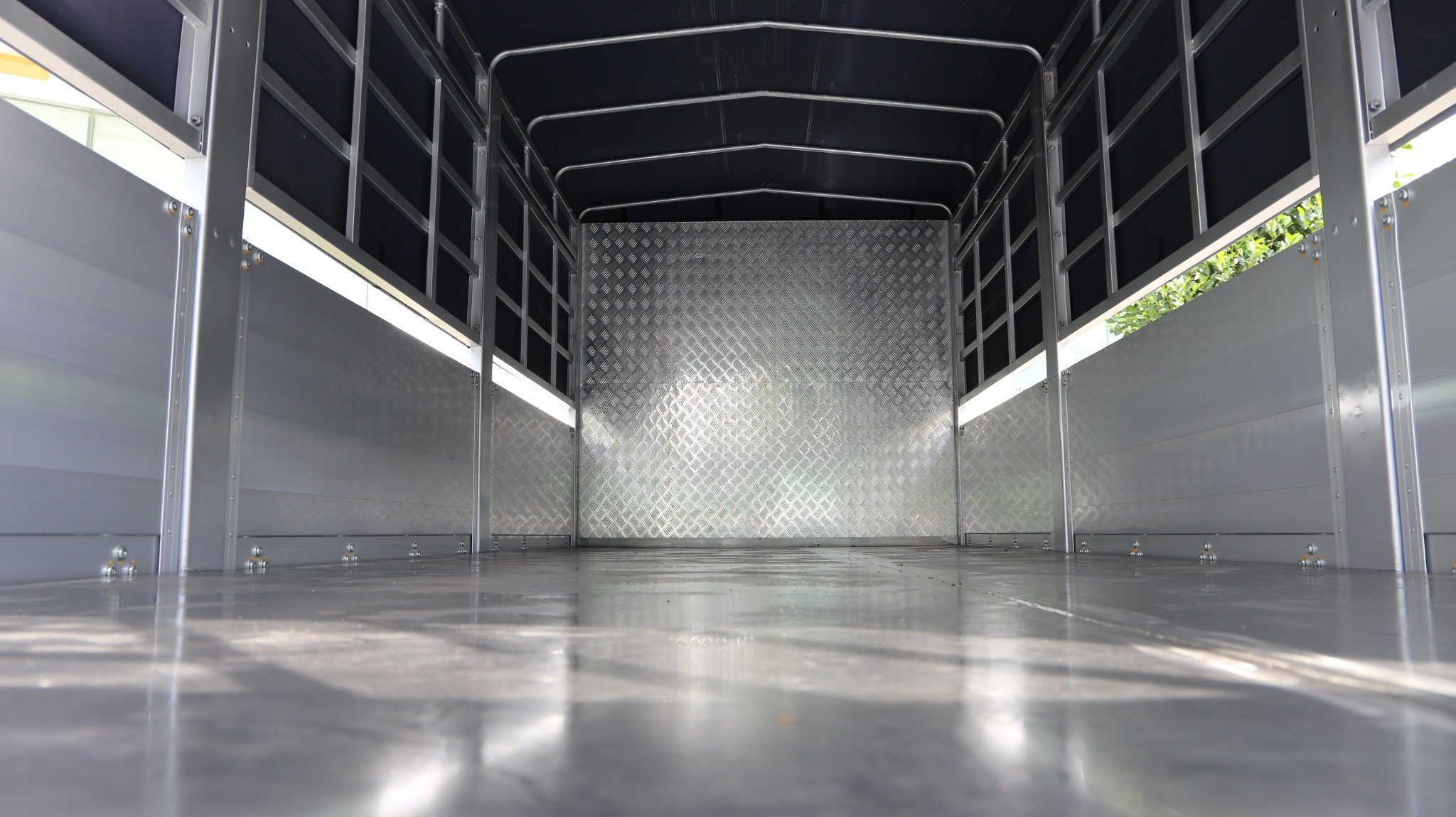 HINO EURO 5 - Xe tải 4t7 thùng mui bạt