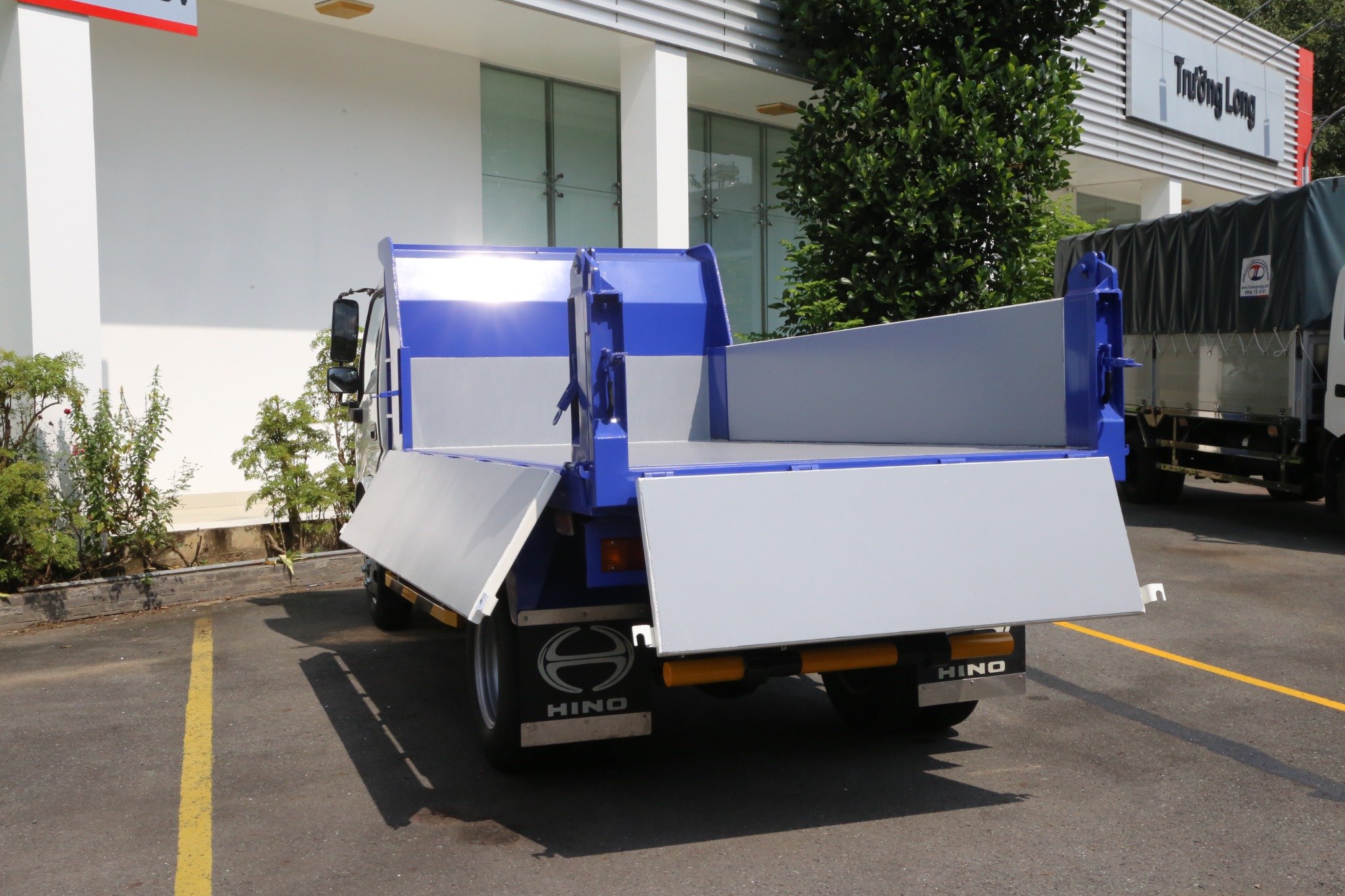 HINO XZU 650L EURO 5 - Xe ben 3t5 thùng ben 2,9 khối