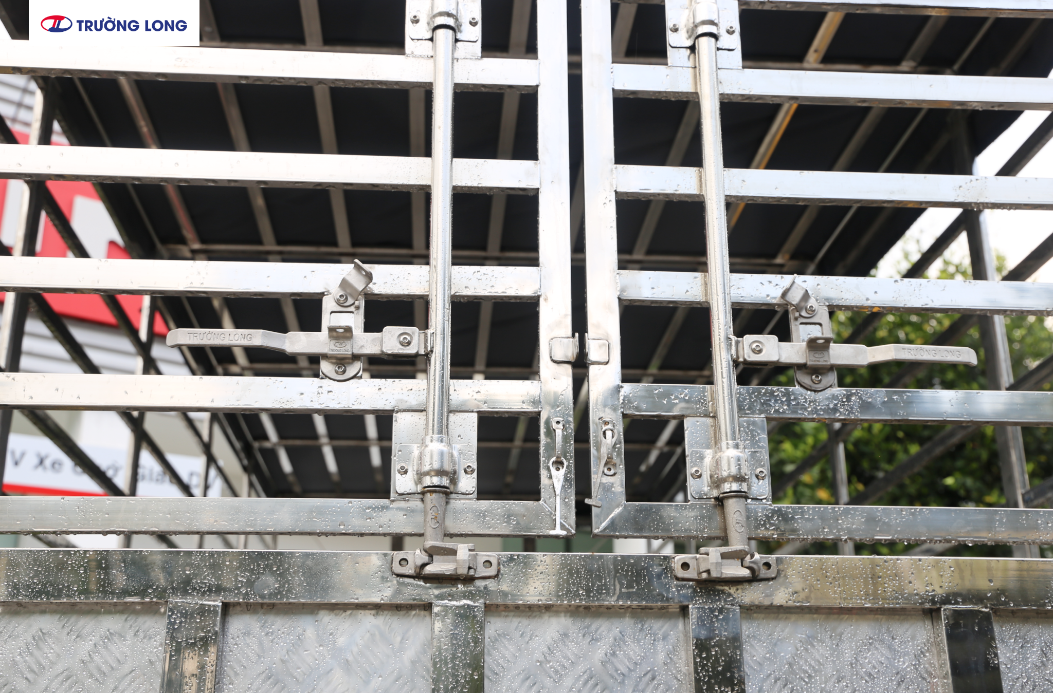 HINO XZU 730L - Xe Gia Cầm 3 Tấn 4