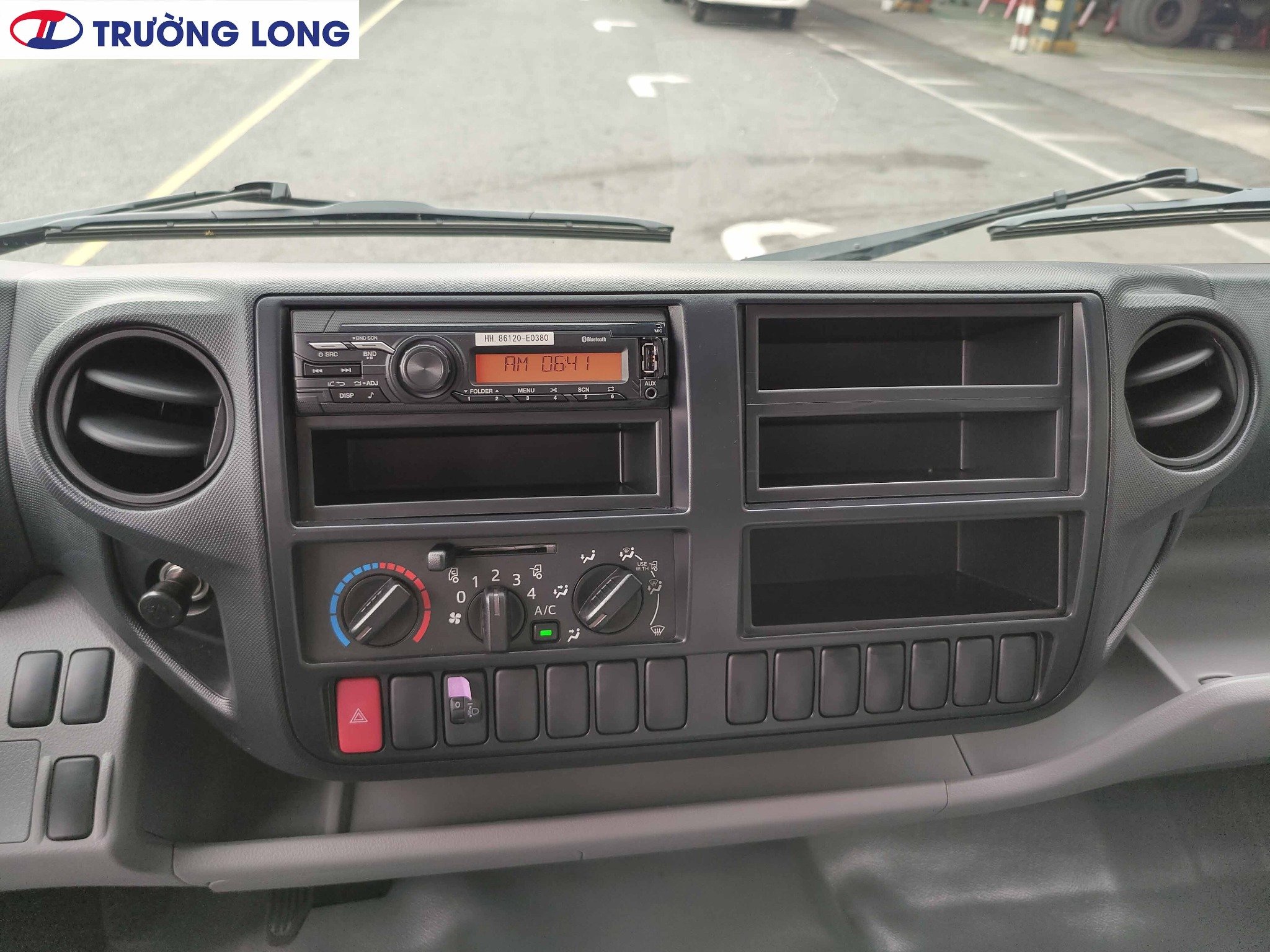 Xe Tải Hino 3.5 Tấn Thùng Mui Bạt