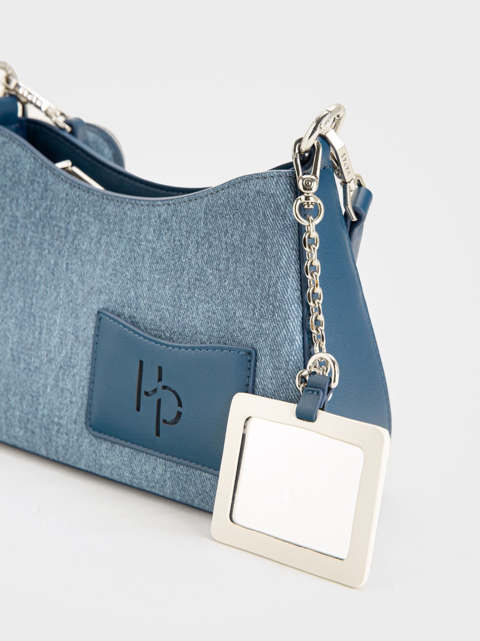  Túi Đeo Vai Hobo Đáy Vuông Love Charm Size 23 