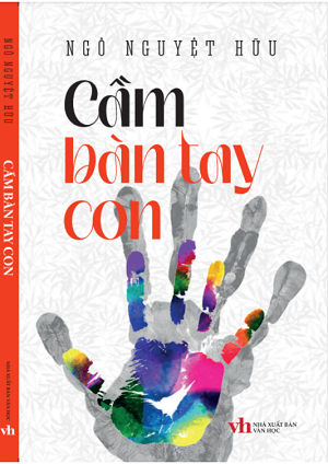  Cầm bàn tay con 