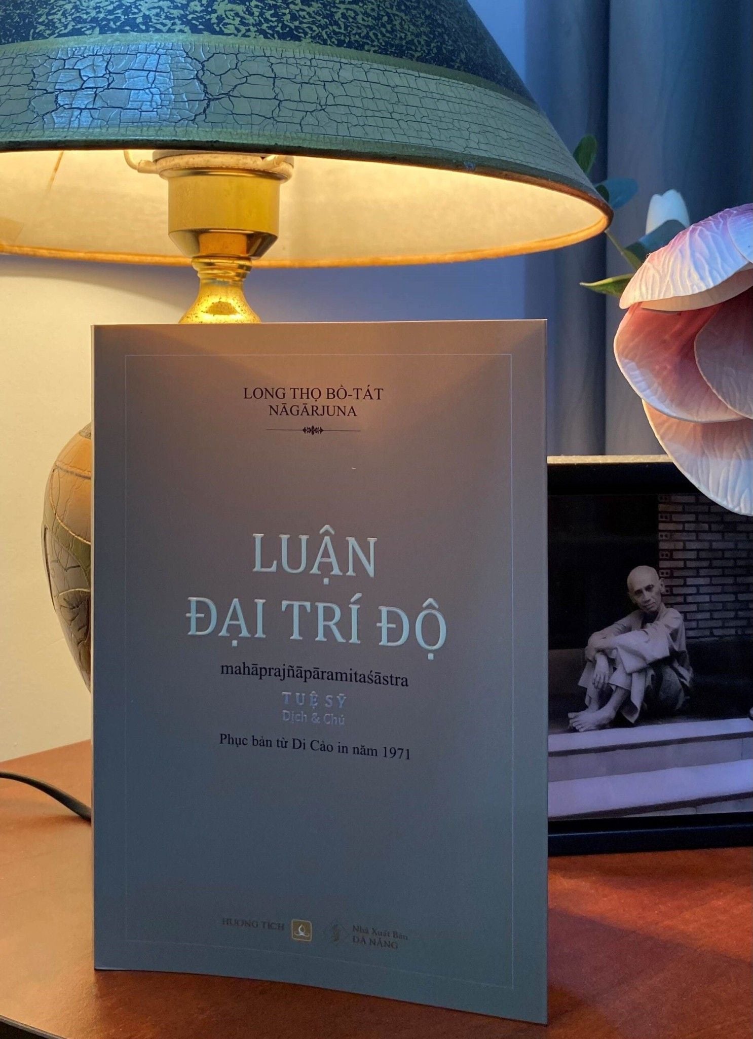  Luận Đại Trí Độ (Trí độ Tử Tuệ Sỹ dịch từ bản chữ Hán của Kumārajīva,1971) 