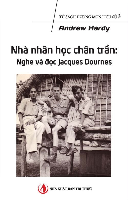  Nhà Nhân Học Chân Trần 