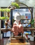  Kệ xông trầm tượng Đức Bổn Sư (lớn) - TN70 