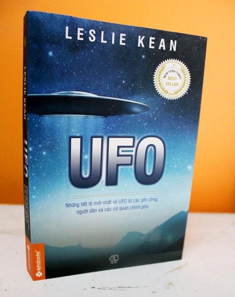  UFO - Vật Thể Bay Không Xác Định 