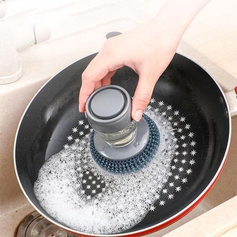 Dụng Cụ Cọ Rửa Xoong Nồi, Rửa Bát Đĩa Có Tay Cầm Kèm Bình Chứa Xà Phòng Tiện Lợi