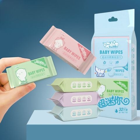 Bịch 8 Gói Khăn Giấy Ướt Mini Bỏ Túi Tiện Dụng Bằng Vải Không Dệt Cao Cấp (64 khăn)