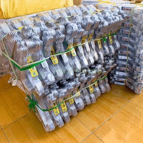 Combo 10 Móc Nhôm Treo Quần Áo Cao Cấp – Siêu Bền, Siêu Nhẹ.