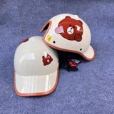 Mũ Bảo Hiểm Lưỡi Trai Hình Gấu Cute Có Khoét Lỗ Buột Tóc Tiện Lợi.