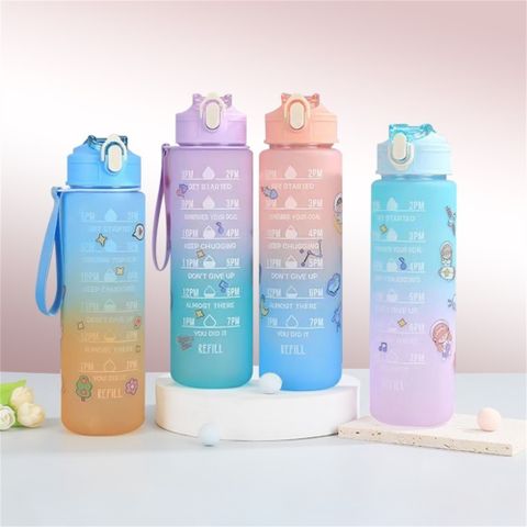 Bình Nước 900ML Hottrend Có Vạch Nhắc Nhở Uống Nước Tặng Kèm Ống Hút, Quai Sách và Sticker Dán.