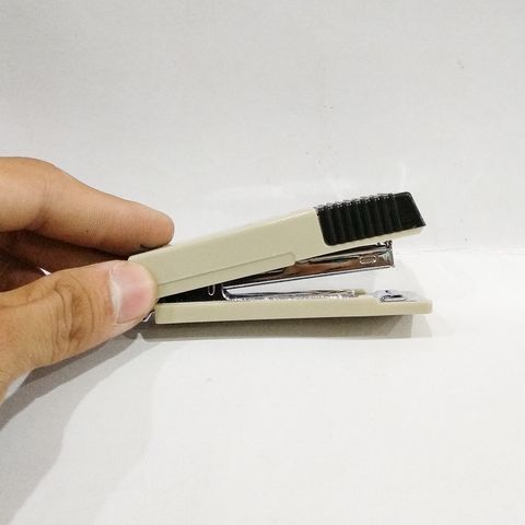 Bấm Kim Số 10 FO-ST03 - Màu Ngẫu Nhiên