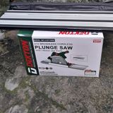  Máy Cưa Gỗ Ray Trượt Pin 21V Dekton M21-CGT140BL (Kèm 2 Pin Xanh 4.0Ah + Sạc Nhanh 4A) 