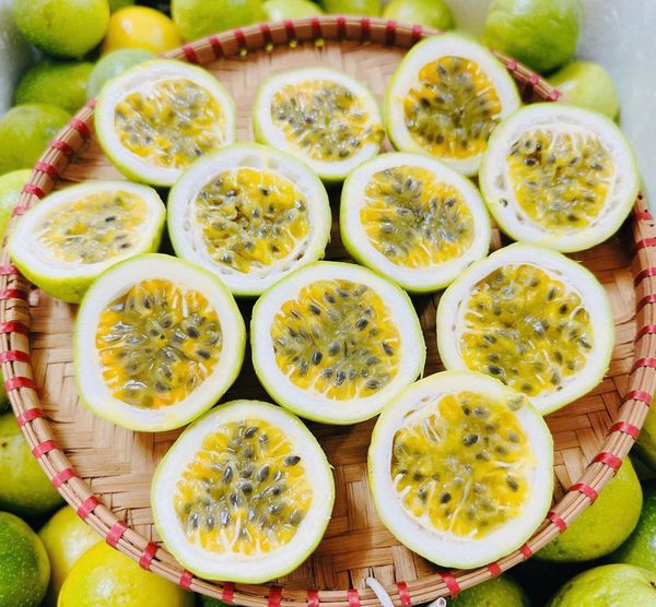 Chanh Dây Hương Ổi - Hộp 7 trái khoảng 600-700gram